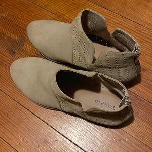 torrid booties never worn ..11 wide..
